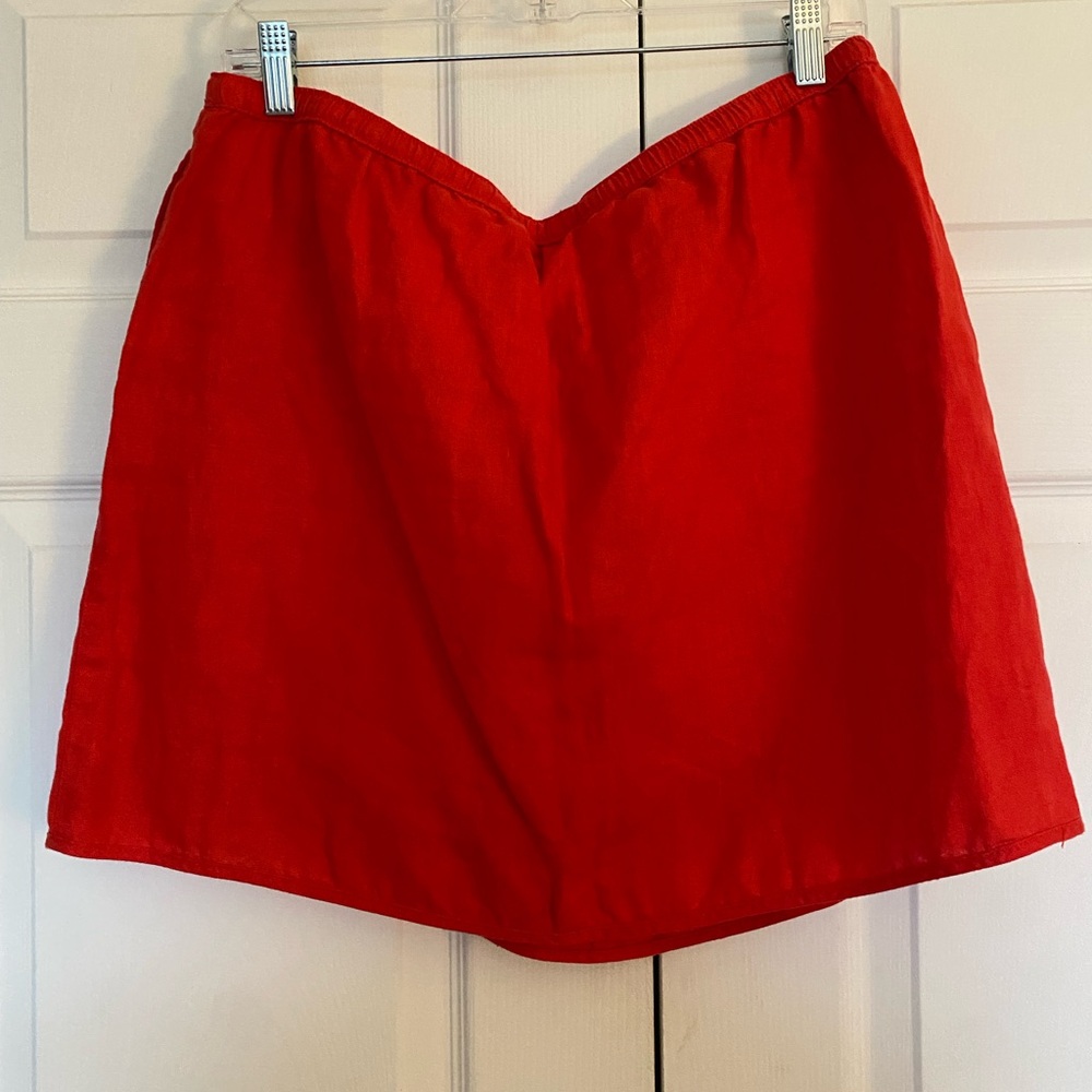 Red stretch skort